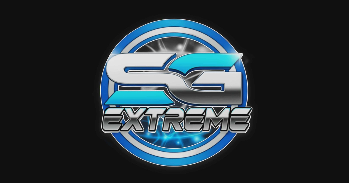 Main banner showing SwerteGaming Extreme platform with Filipino players enjoying fast GCash entertainment experience